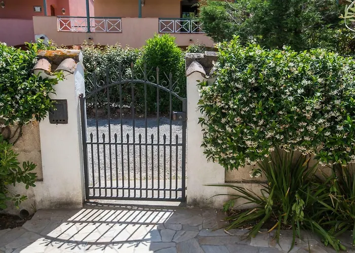 Charmante Petite Maison A L\'Entree De Saint Tropez